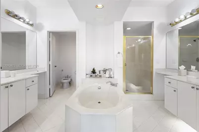 10770 NW 66th St #404, Doral, FL 33178 - Photo 18