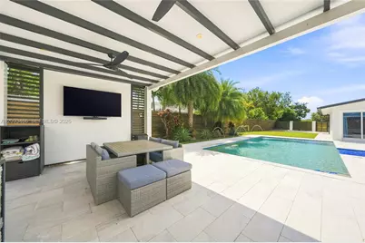 8031 SW 97th Ave, Miami, FL 33173 - Photo 12
