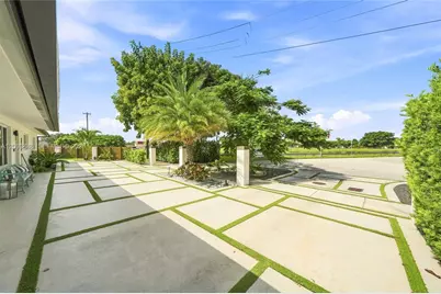 8031 SW 97th Ave, Miami, FL 33173 - Photo 4
