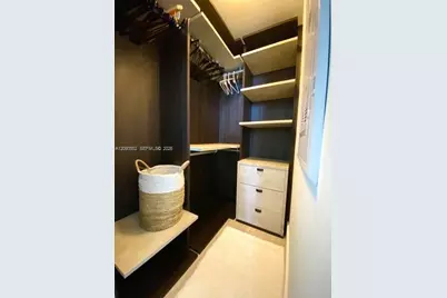 121 NE 34th St #1714, Miami, FL 33137 - Photo 16