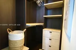 121 NE 34th St, Miami, FL 33137 - Photo 16