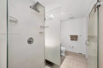 31 SE 6th St #304, Miami, FL 33131 - Photo 10