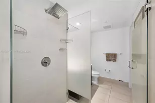 31 SE 6th St, Miami, FL 33131 - Photo 10