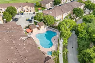 7050 NW 177th St, Hialeah, FL 33015 - Photo 18