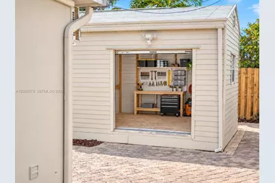 340 SE 3rd St, Deerfield Beach, FL 33441 - Photo 16