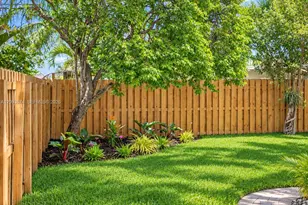 340 SE 3rd St, Deerfield Beach, FL 33441 - Photo 18