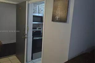 5050 NW 7th St, Miami, FL 33126 - Photo 6