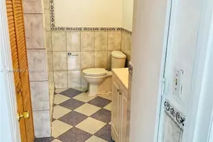 1325 W 68th St, Hialeah, FL 33014 - Photo 10