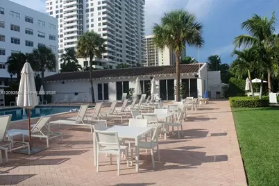 2457 Collins Ave #1502, Miami Beach, FL 33140 - Photo 8