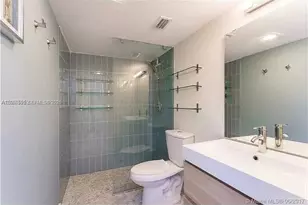 1020 Meridian Ave, Miami Beach, FL 33139 - Photo 6