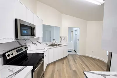18825 NW 52nd Ct, Miami Gardens, FL 33055 - Photo 8