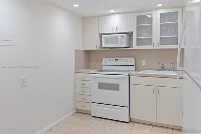 5701 Collins Ave #1007, Miami Beach, FL 33140 - Photo 28