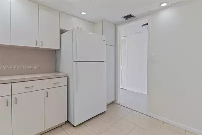 5701 Collins Ave #1007, Miami Beach, FL 33140 - Photo 30