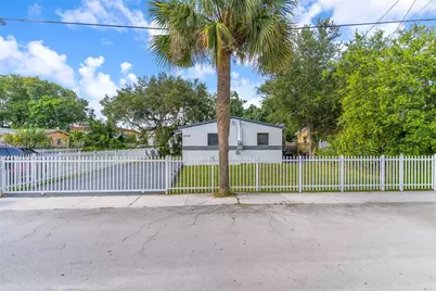 15100 NE 14th Ct #15100, North Miami Beach, FL 33162 - Photo 2