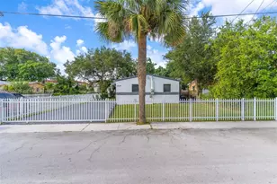 15100 NE 14th Ct, North Miami Beach, FL 33162 - Photo 2