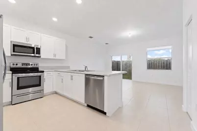 1705 SE 27th Rd, Homestead, FL 33035 - Photo 10