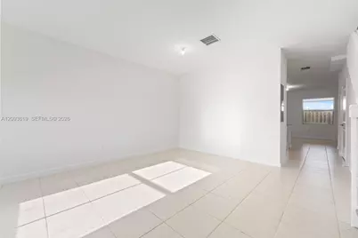 1705 SE 27th Rd, Homestead, FL 33035 - Photo 8