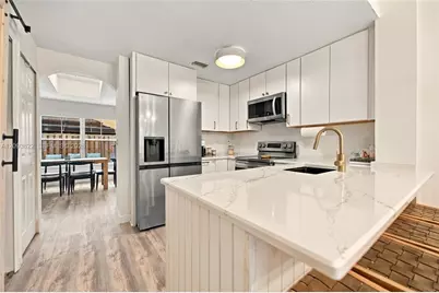 8531 NW 139th Ter #1406, Miami Lakes, FL 33016 - Photo 2