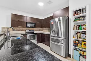 9770 NW 10th St, Miami, FL 33172 - Photo 2