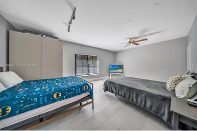 10195 NW 26th St, Doral, FL 33172 - Photo 32
