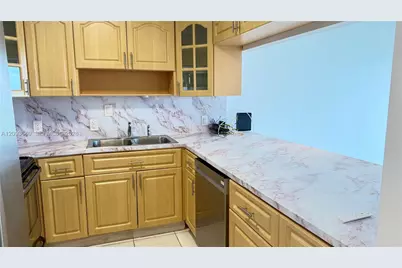100 Bayview Dr #509, Sunny Isles Beach, FL 33160 - Photo 12