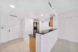 325 S Biscayne Blvd, Miami, FL 33131 - Photo 10