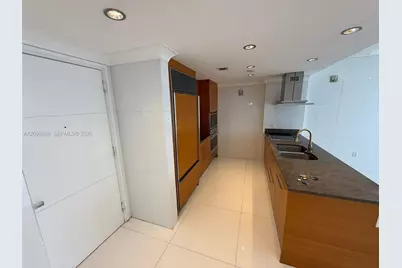 485 Brickell Ave #3303, Miami, FL 33131 - Photo 18