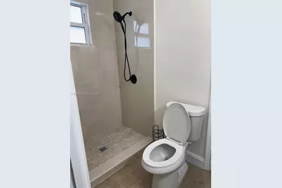 1129 SW 10th St, Miami, FL 33130 - Photo 4