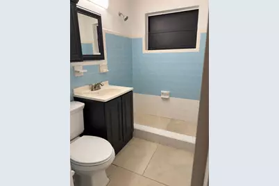 861 W 32nd St, Hialeah, FL 33012 - Photo 10