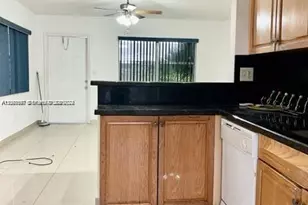310 SW 10th Terrace, Hallandale Beach, FL 33009 - Photo 2