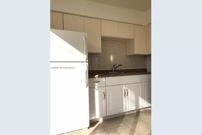 310 SW 10th Ter, Hallandale Beach, FL 33009 - Photo 12