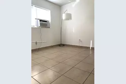 310 SW 10th Ter, Hallandale Beach, FL 33009 - Photo 16