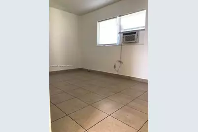 310 SW 10th Ter, Hallandale Beach, FL 33009 - Photo 18