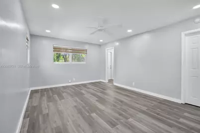609 N 46th Ave, Hollywood, FL 33021 - Photo 18