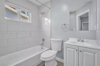 609 N 46th Ave, Hollywood, FL 33021 - Photo 20