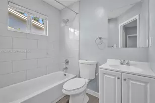 609 N 46th Ave, Hollywood, FL 33021 - Photo 20