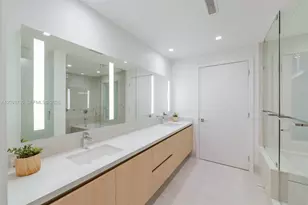 2411 Laguna Cir, North Miami, FL 33181 - Photo 42