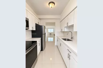 8215 Crespi Blvd #2, Miami Beach, FL 33141 - Photo 4