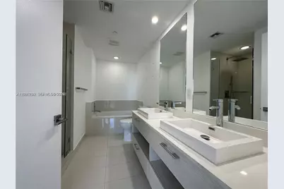 55 SW 9th St #1906, Miami, FL 33130 - Photo 6