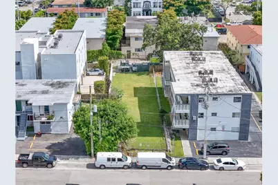 718 SW 4th St, Miami, FL 33130 - Photo 8