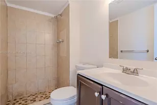 482 NW 165th St Rd, Miami, FL 33169 - Photo 20
