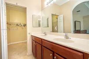 8815 NW 116th Ct, Doral, FL 33178 - Photo 20