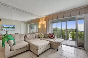 2226 N Cypress Bend Dr, Pompano Beach, FL 33069 - Photo 14