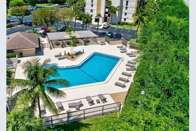 9735 NW 52nd St #420, Doral, FL 33178 - Photo 14