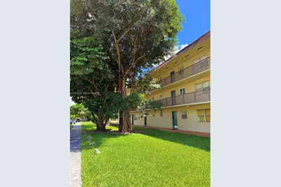 7505 SW 82nd St #305, Miami, FL 33143 - Photo 2