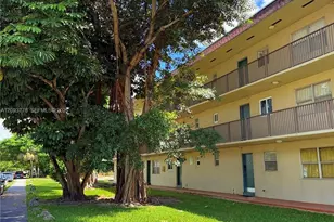 7505 SW 82nd St, Miami, FL 33143 - Photo 2
