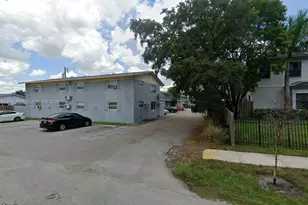 1935 SW 5th Pl, Fort Lauderdale, FL 33312 - Photo 2