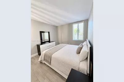 1885 W 56th St #110, Hialeah, FL 33012 - Photo 14