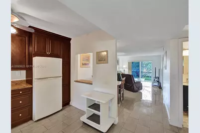 8962 S Hollybrook Blvd #303, Pembroke Pines, FL 33025 - Photo 12