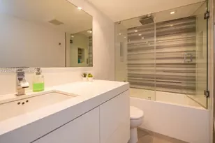 555 NE 15th St, Miami, FL 33132 - Photo 10